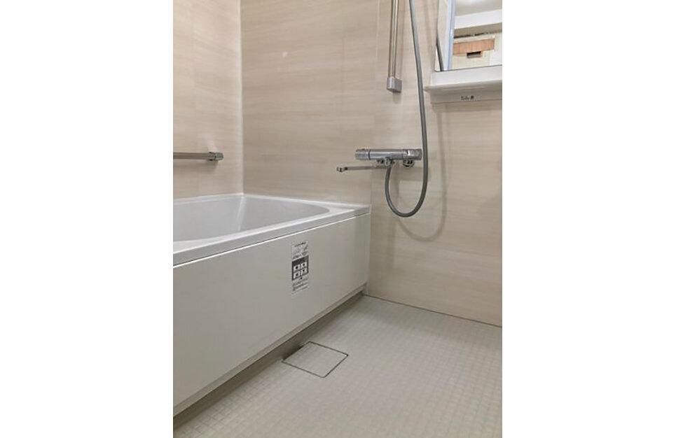 シンプルで清掃のしやすいお風呂に（浴室・洗面室・トイレリフォーム）