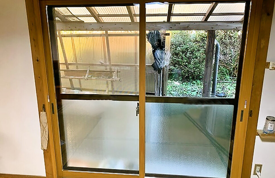  木目柄でやさしくナチュラルな風合いに