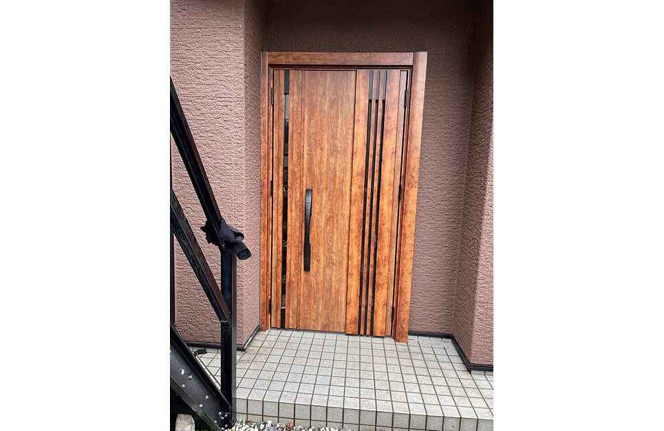 玄関ドアは一日工事で交換出来ます！