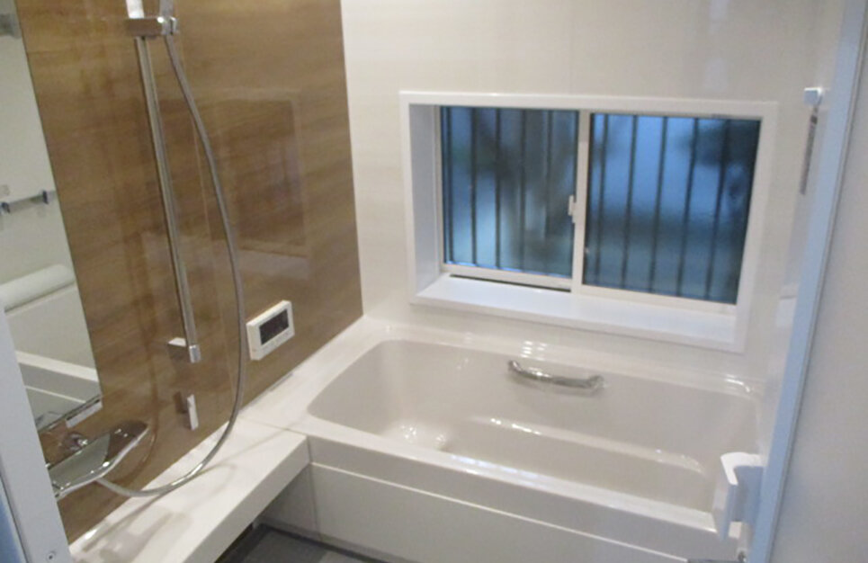 窓の補助金を活用しつつ浴室の寒さ対策、洗面所の収納問題解消